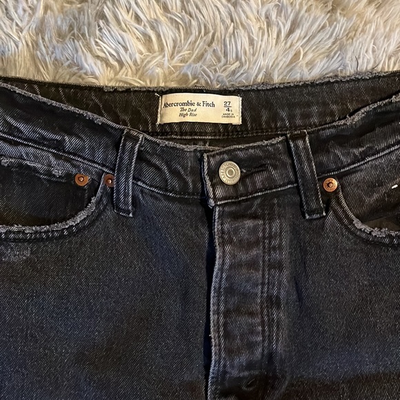 Abercrombie and Fitch jeans “The Dad High Rise” size 27 in black - Picture 2 of 3